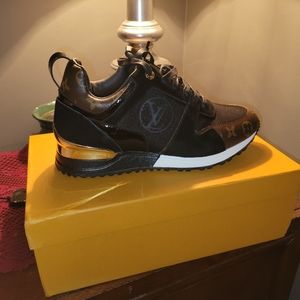 Designer LV runaway sneakers